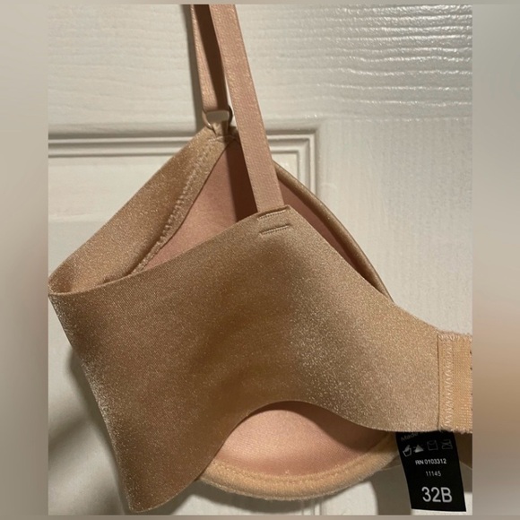 Set of 2 Christian Siriano Lace Bras. Like New. Size 32B. $8 - Picture 9 of 10